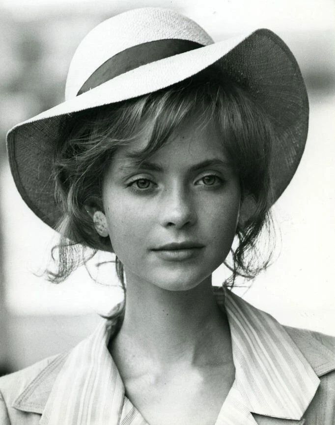 Actress Ann Austin Classic Retro Vintage Picture Magnet Magnet Print