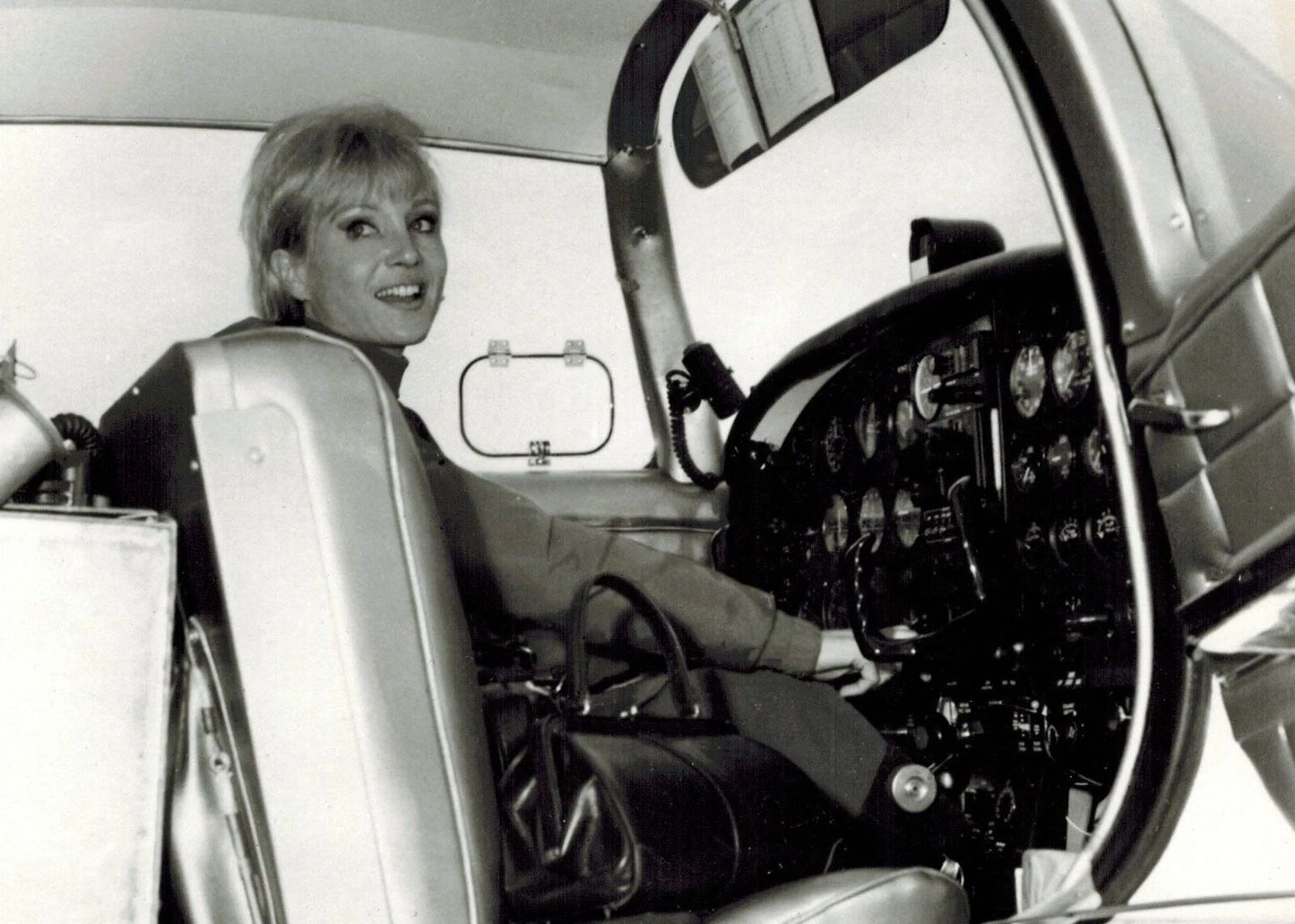 Actress Aviator Susan Oliver In Cockpit Publicity Picture Photo Print 8 X 10