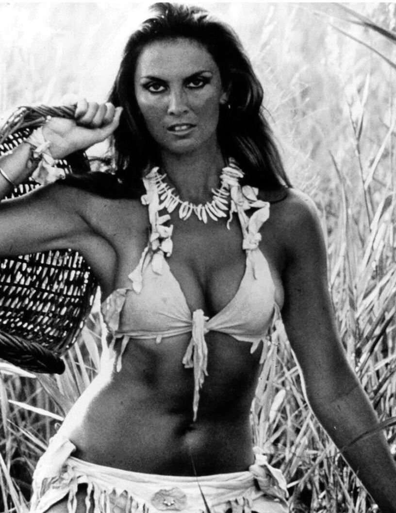 Actress Caroline Munro Pin Up Portrait Picture Magnet Print
