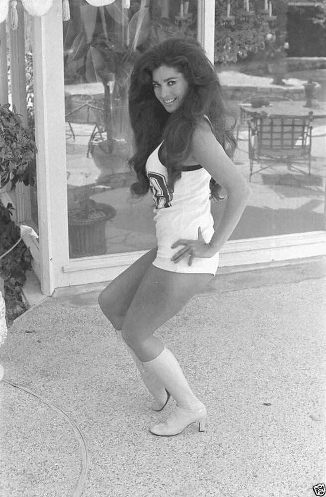 Actress Edy Williams Retro Pin Up Picture Magnet Magnet Print