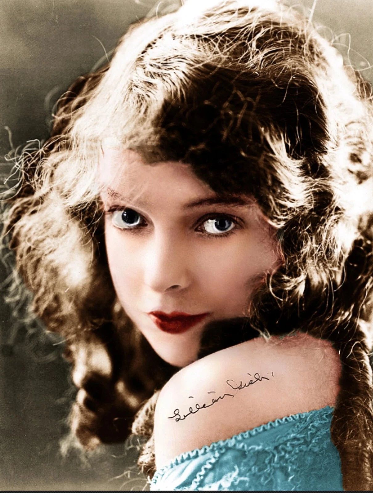 Actress Lillian Gish Reprint Facsimile Autograph Picture Keychain