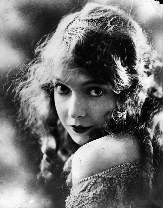 Actress Lillian Gish Reprint Facsimile Autograph Picture Keychain Keychain
