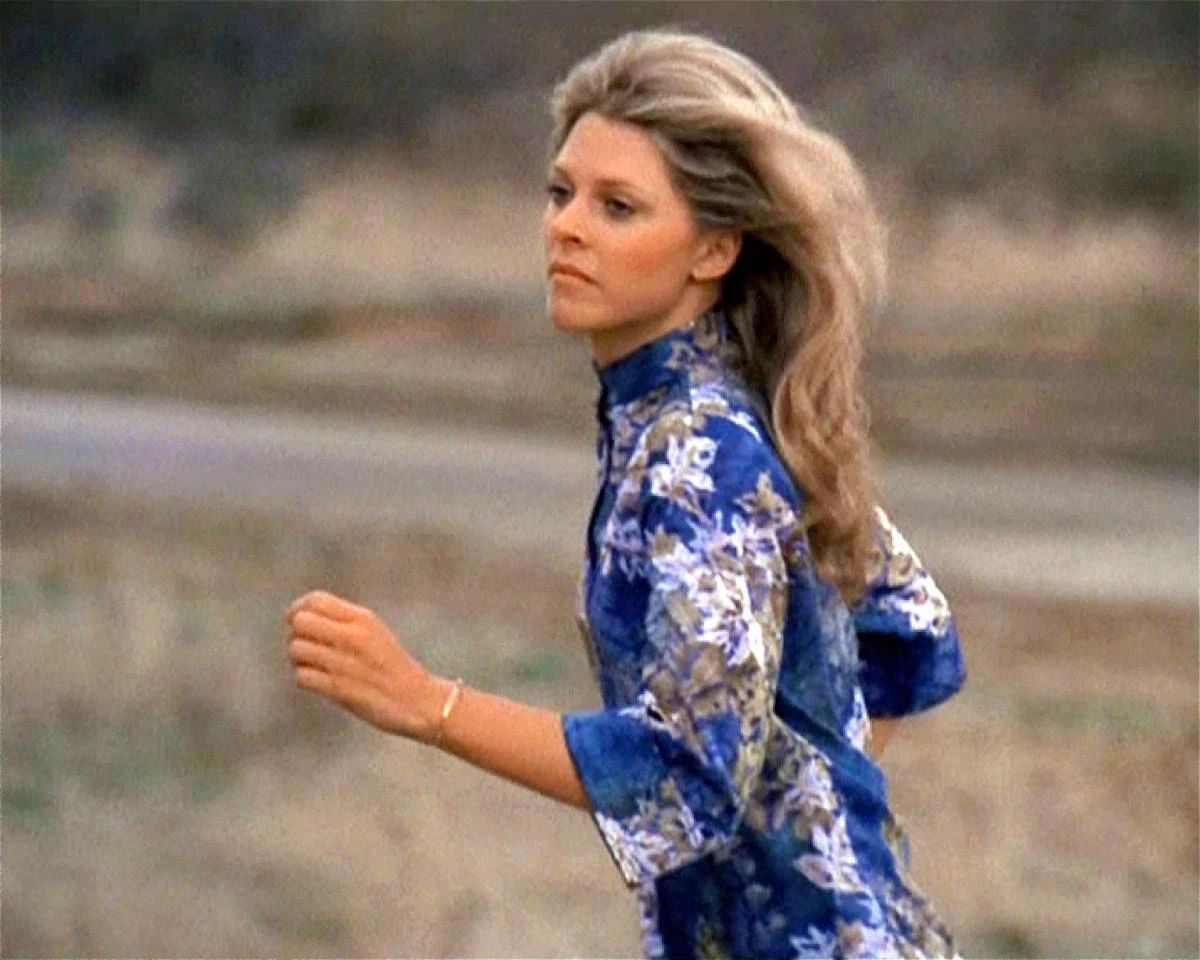 Actress Lindsay Wagner As The Bionic Woman Picture Photo Print