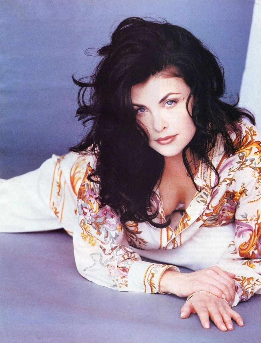 Actress Sherilyn Fenn Publicity Picture Pin Up Magnet Magnet Print 8.5 X11