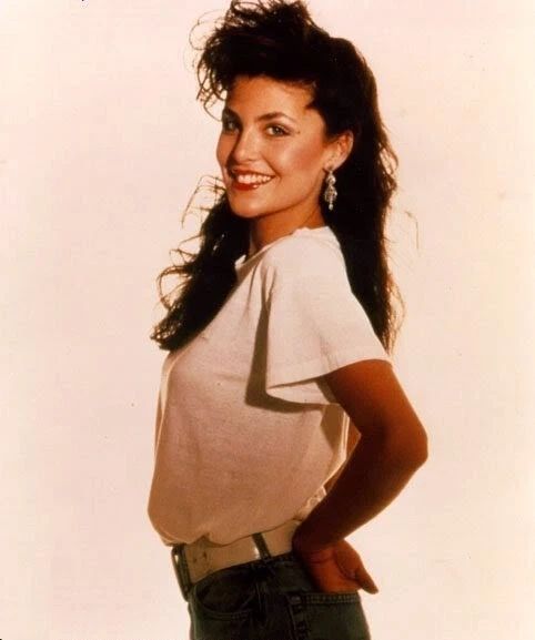 Actress Sherilyn Fenn Sexy Pin Up Picture Poster Photo Print 8.5 X11