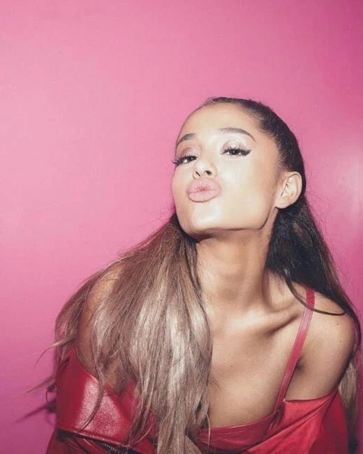 Actress Singer Ariana Grande Glossy Keychain Celebrity Keychain