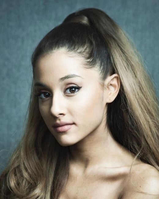 Actress Singer Ariana Grande Magnet Singing Celebrity Print Glossy Magnet