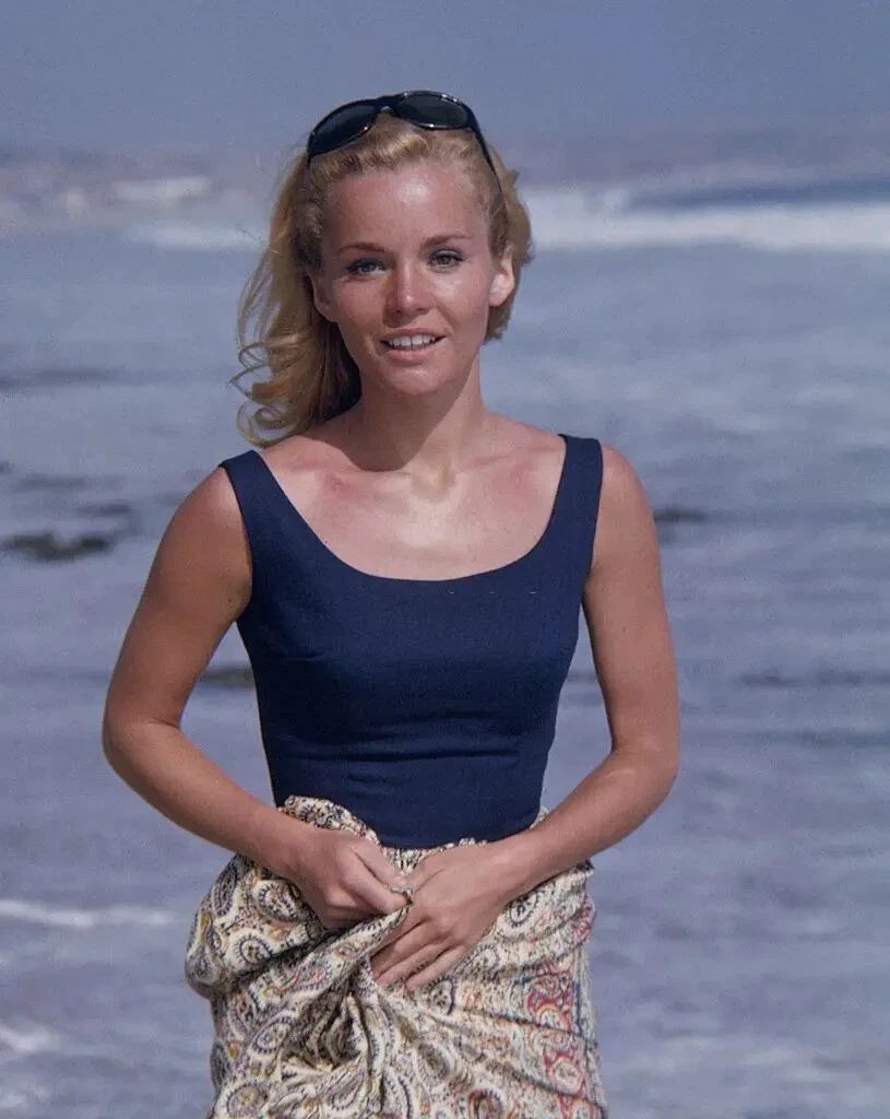 Actress Tuesday Weld Iconic Pin Up Publicity Print 300 Piece Jigsaw Puzzle