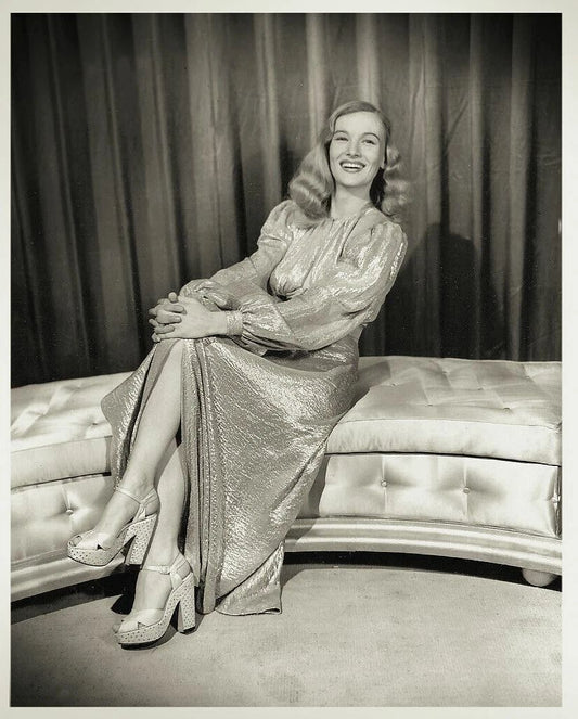 Actress Veronica Lake Wearing A Gold Dress Publicity Picture Magnet