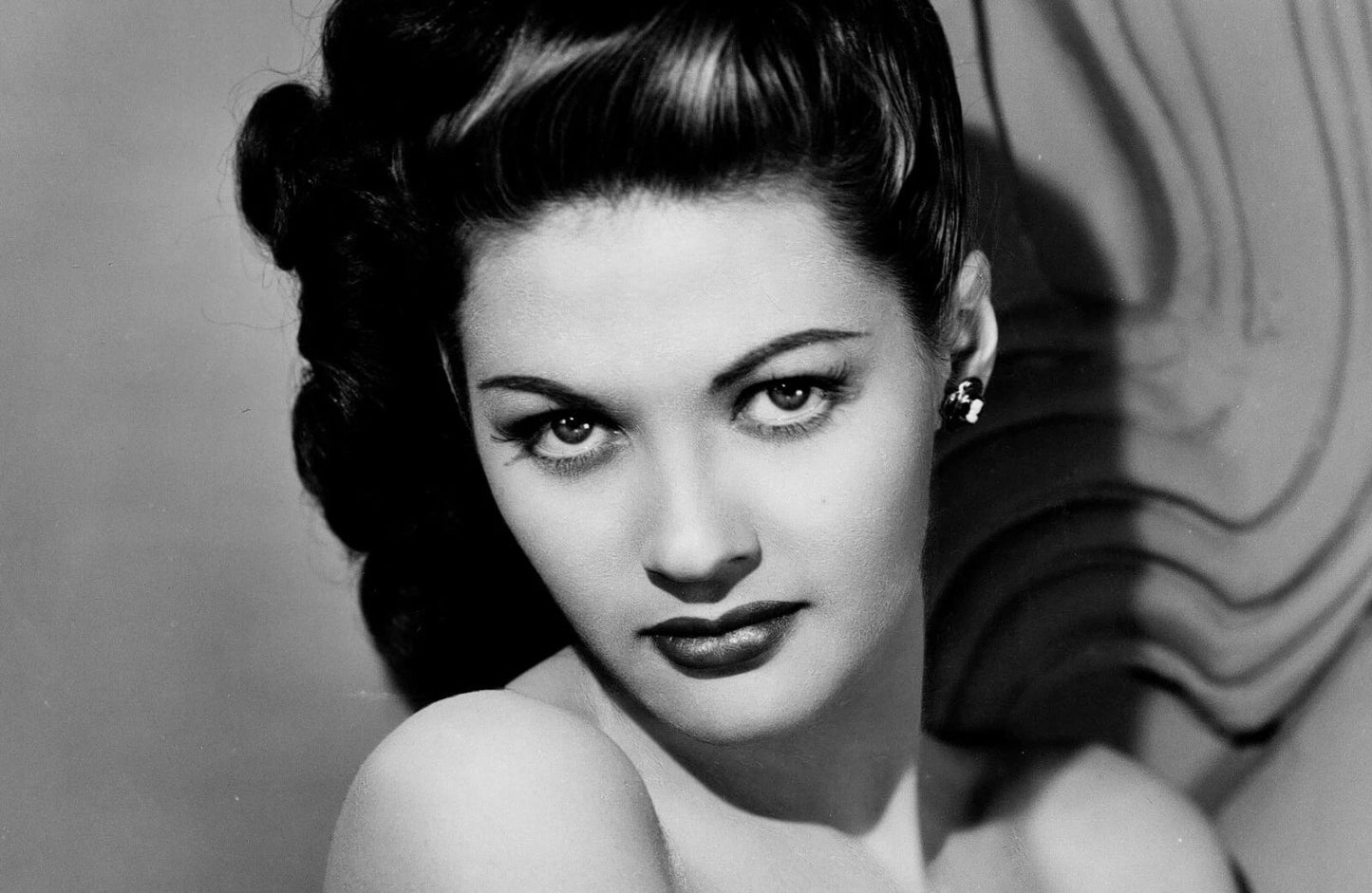 Actress Yvonne De Carlo Classic Hollywood Pin Up Picture Magnet