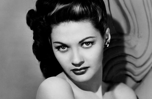 Actress Yvonne De Carlo Classic Hollywood Pin Up Picture Keychain