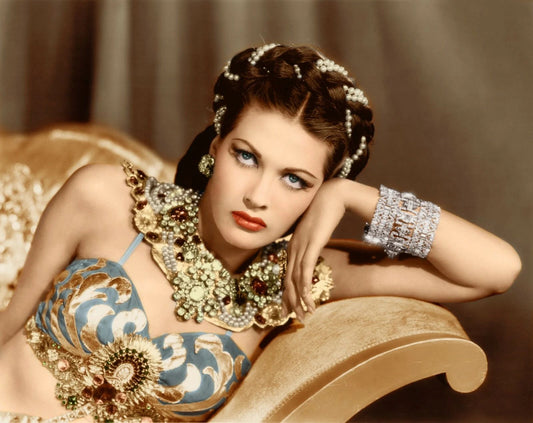 Actress Yvonne De Carlo In Gold Diamond Pearl Jewelry Picture Photo