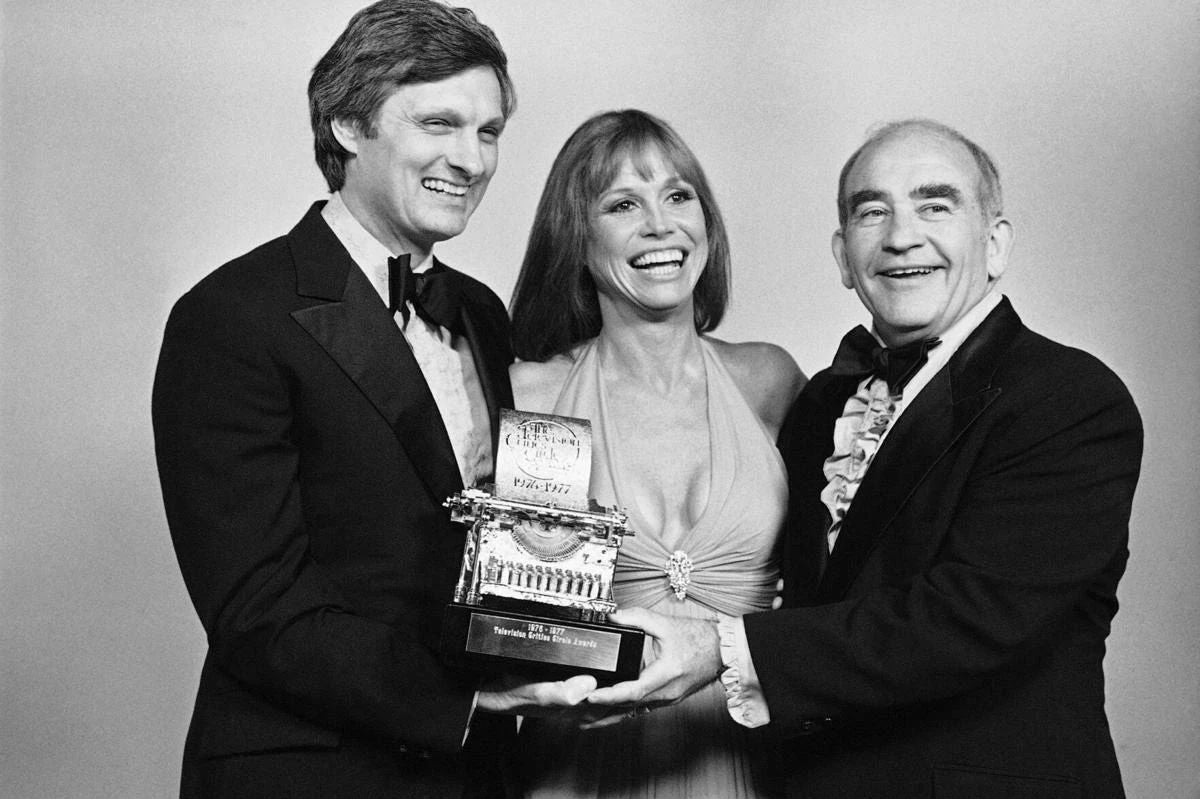 Alan Alda Mary Tyler Moore Ed Asner 1977 Award Show Keychain Picture Keychain Print