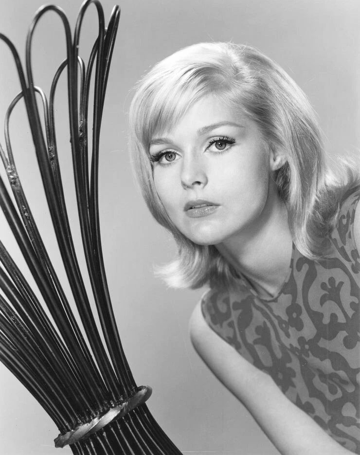 American Actress Carol Lynley Picture Pin Up Keychain Keychain