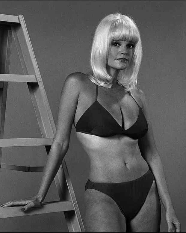 American Actress Carol Wayne Picture Keychain Keychain Print
