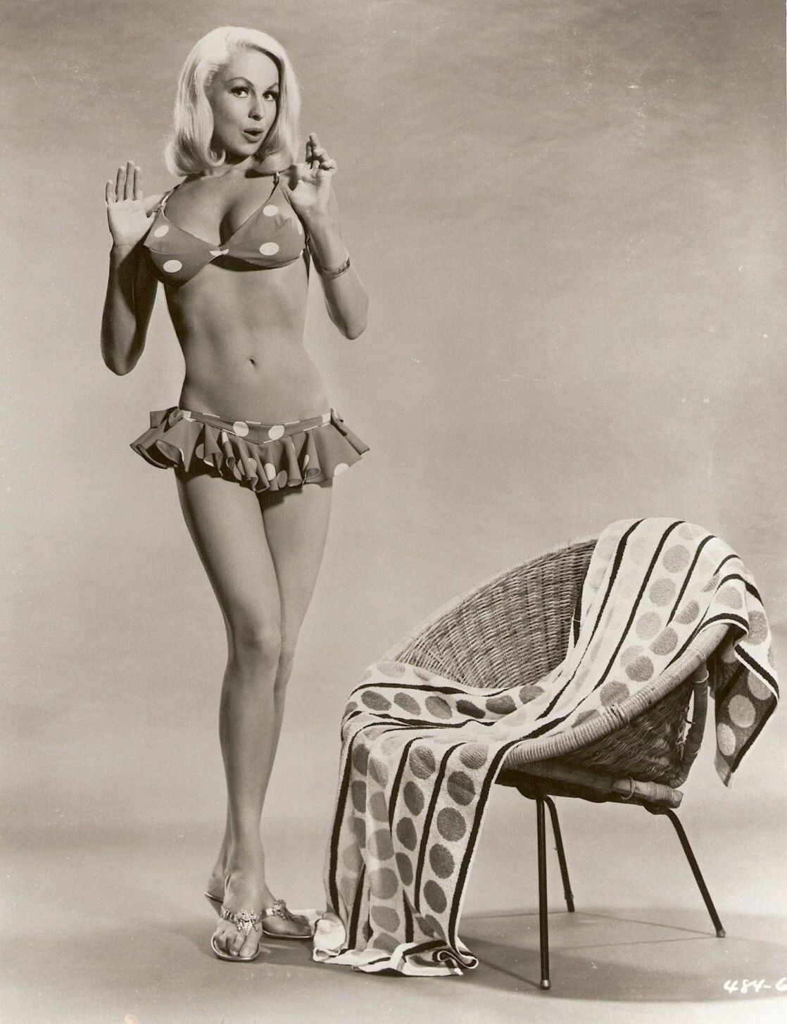 American Actress Joi Lansing Retro Pin Up Picture Keychain Keychain Print