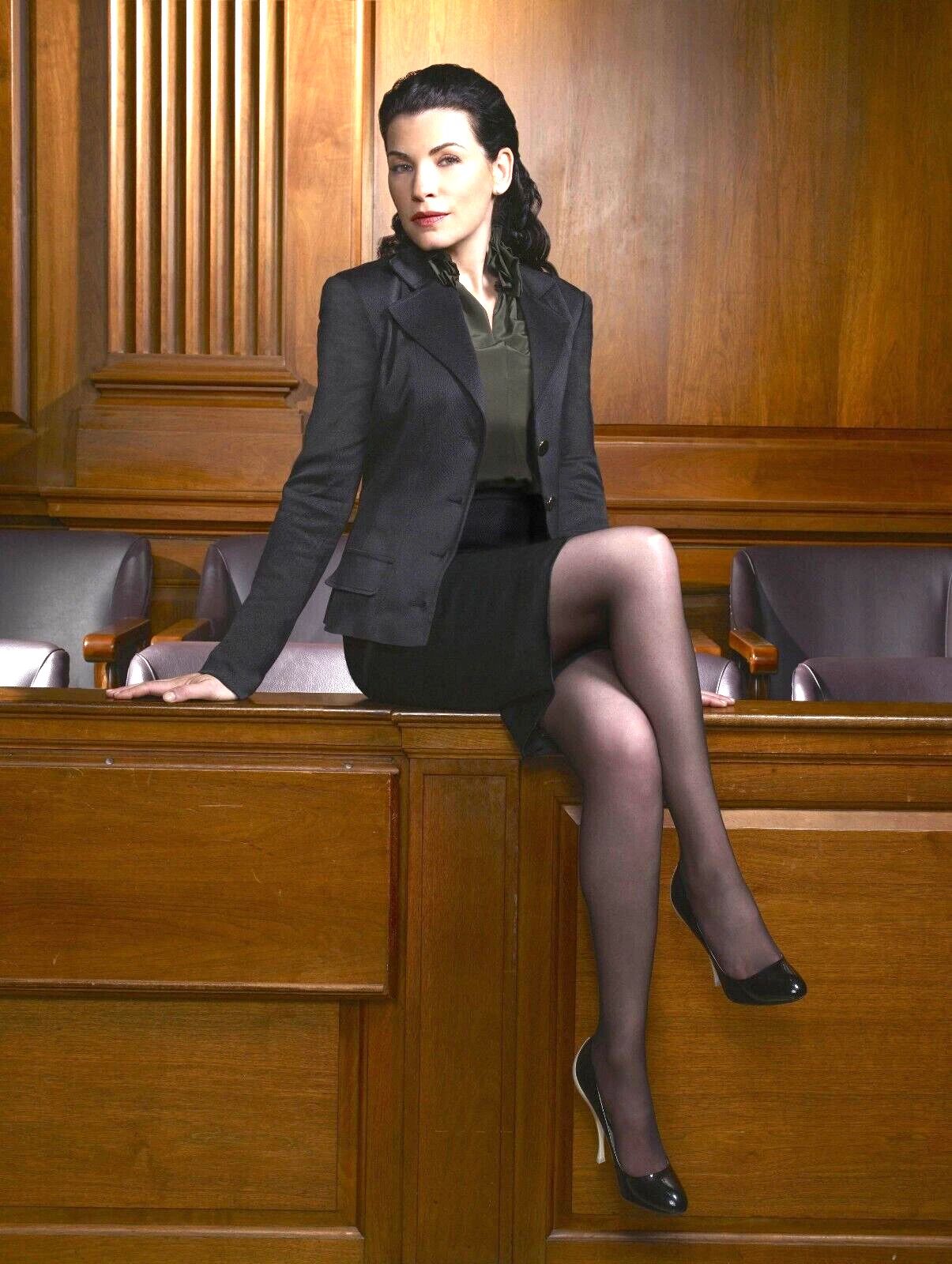 American Actress Julianna Margulies Classic Poster Print 300 Piece Jigsaw Puzzle