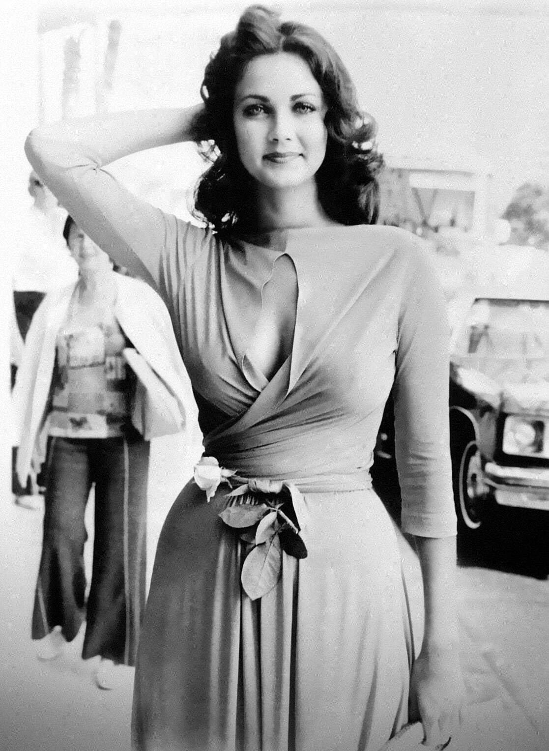 American Actress Lynda Carter Publicity Picture Poster Photo Reprint