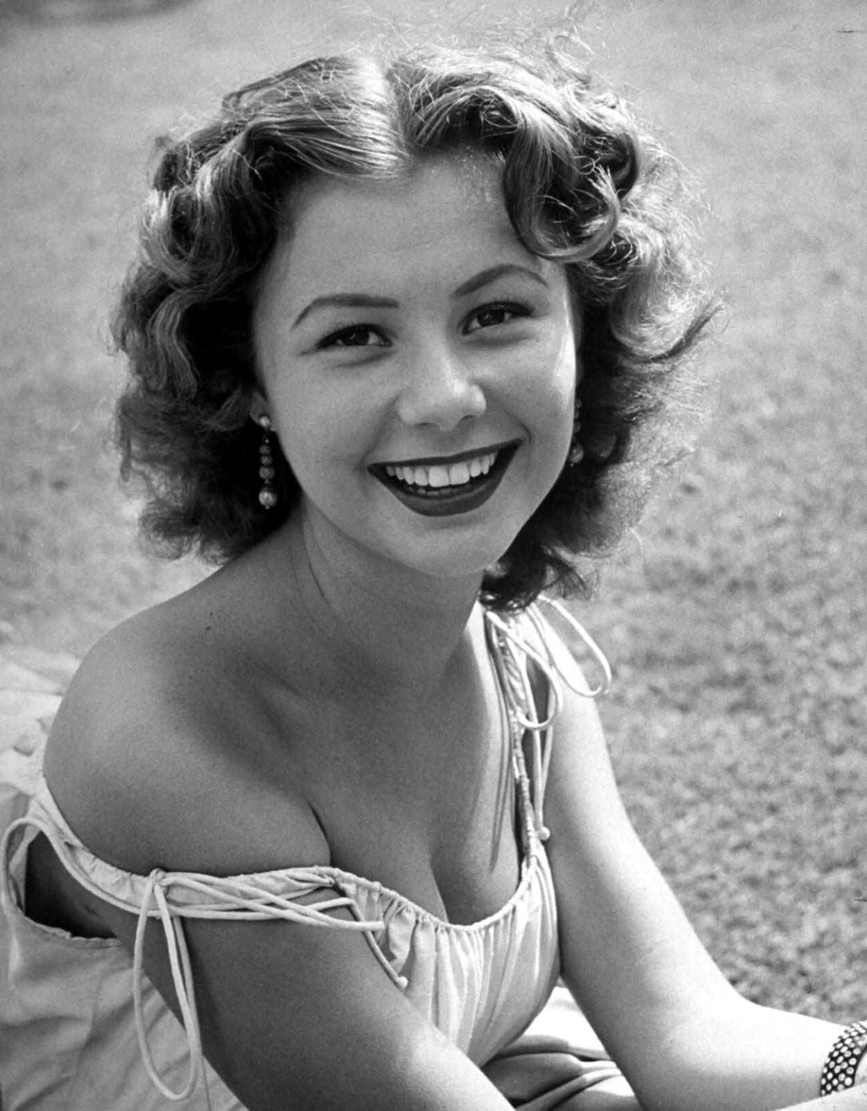 American Actress Mitzi Gaynor Portrait Picture Magnet Print