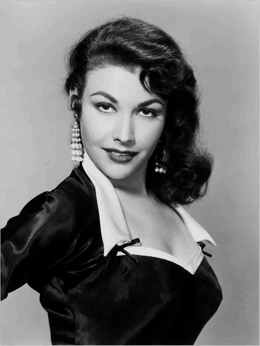 American Actress Mara Corday Classic Portrait Picture Magnet Magnet Print