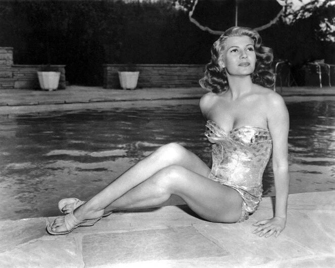 American Actress Rita Hayworth Glossy Keychain Print Swimsuit Model Keychain