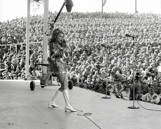 Ann Margret 1968 Bob Hope Vietnam Tour Entertaining Troops Picture Keychain 5 X 7