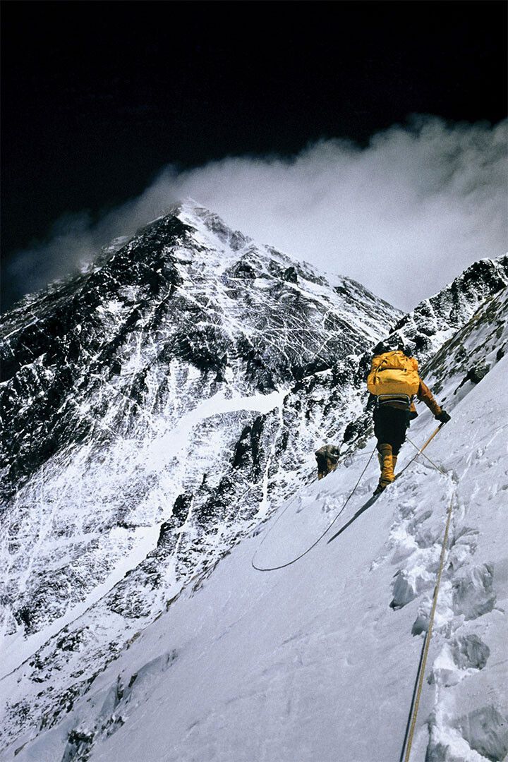 Avalanche On Mount Everest Nature Painting Keychain