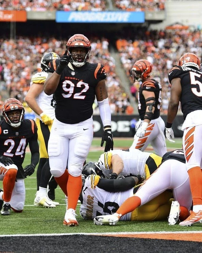 B.J. Hill Photo Cincinnati Bengals Picture Nfl Football