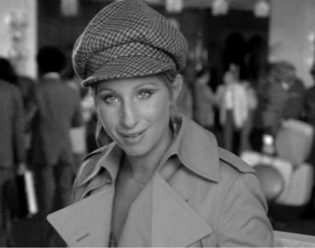 Barbra Streisand In What'S Up Doc Publicity Picture Keychain Print