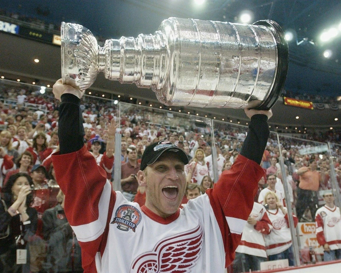 Brett Hull Keychain Hockey Detroit Red Wings Picture Nhl With Cup