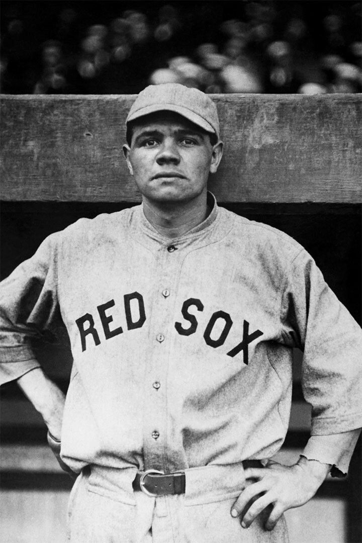 Babe Ruth Wearing Crown Baseballer Vintage Magnet
