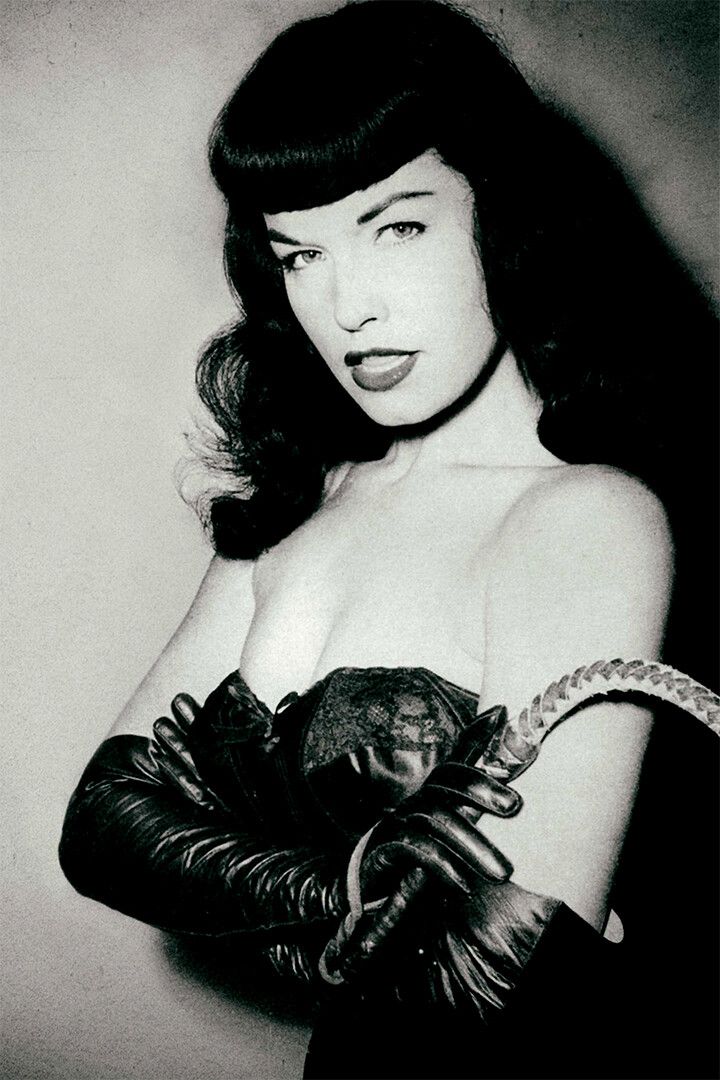 Bettie Page Black And White Close Up Decor Wall Art Jigsaw Puzzle