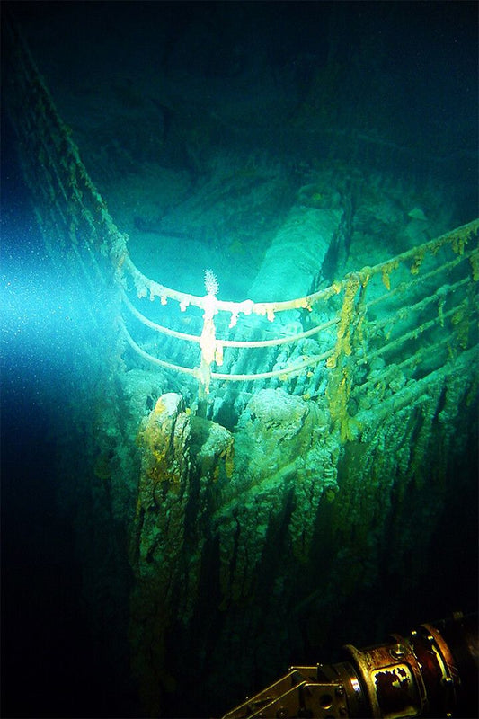 Bow Of Shipwrecked Titanic Cruise Ship Print Jigsaw Puzzle
