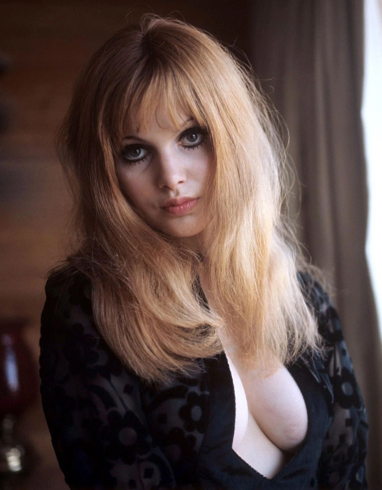 British Actress Madeline Smith Pin Up Picture Magnet Print