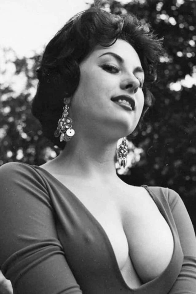 British Actress & Model June Palmer Classic Pin Up Picture Magnet Print