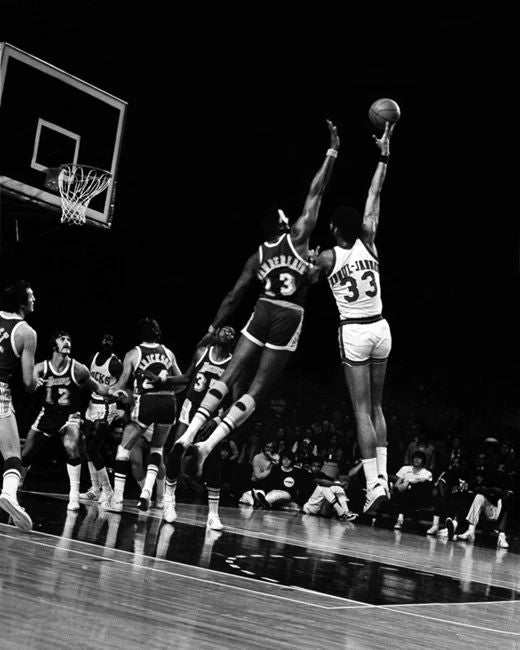 Bucks Kareem Abdul Jabbar Vs Lakers Wilt Chamberlain Glossy Photo
