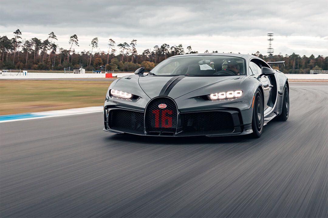 Bugatti Chiron Pur Black Sporty Car Fast Speed Driving Wall Jigsaw Puzzle