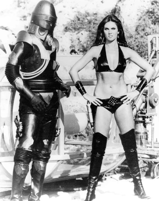 Caroline Munro & Robot Elle 1978 Film Starcrash Picture Photo Print