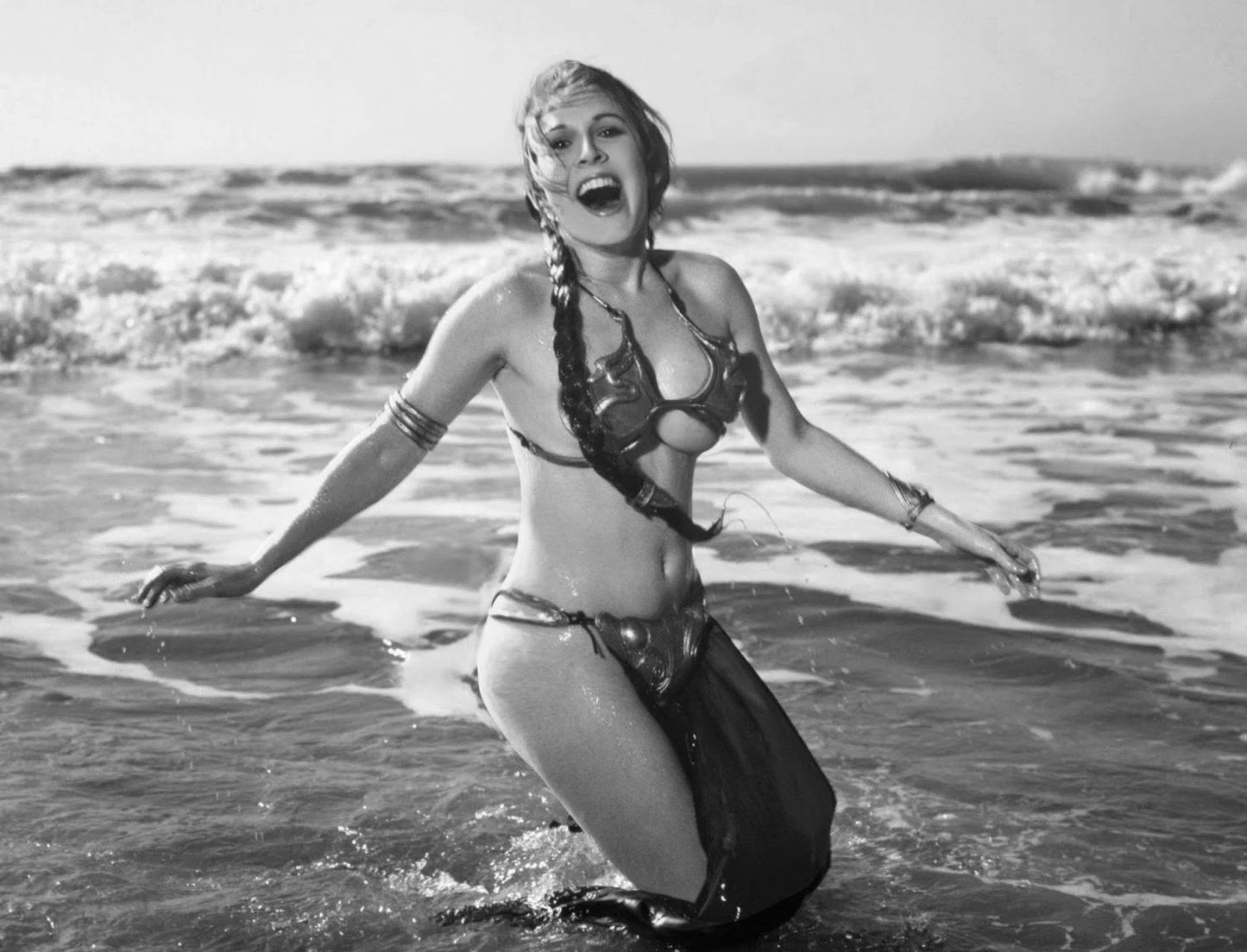 Carrie Fisher Princess Leia Star Wars Jedi Beach Vintage Picture Magnet 1