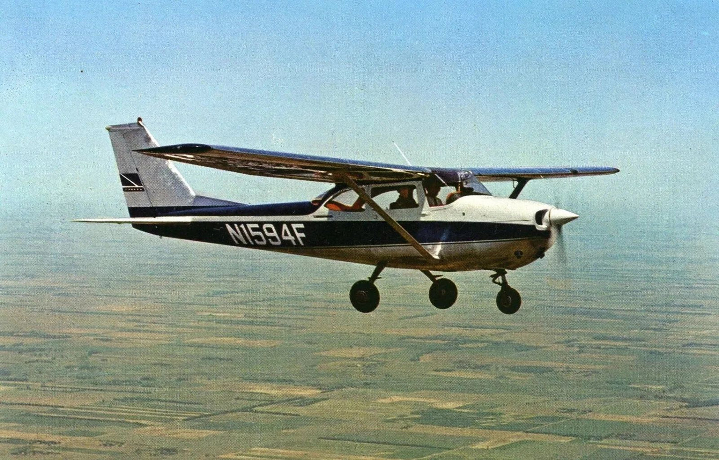 Cessna Small Propellor Airplane Cn 172 Vintage Retro Picture Keychain