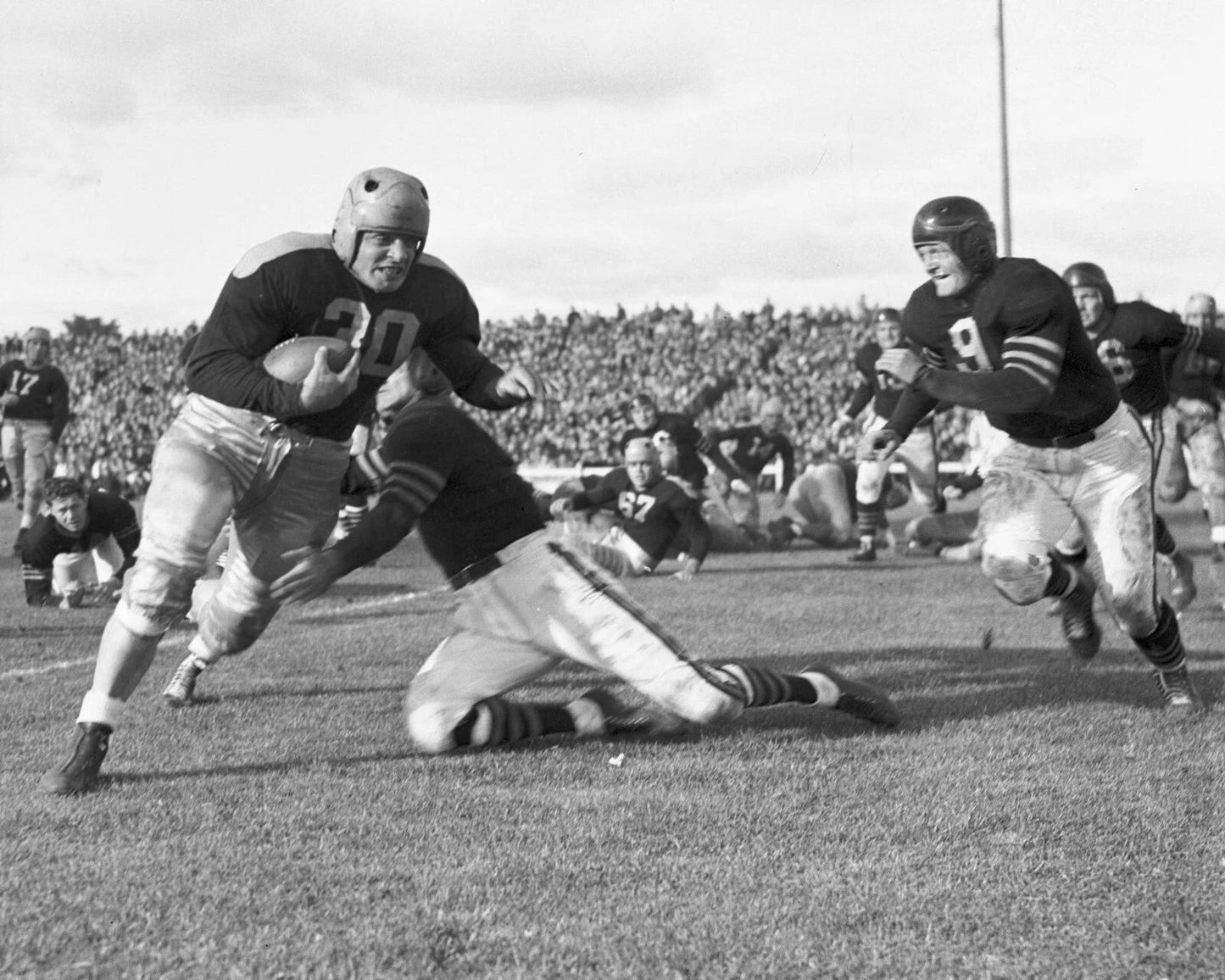 Clarke Hinkle Photo Green Bay Packers Football Picture Nfl Game Action