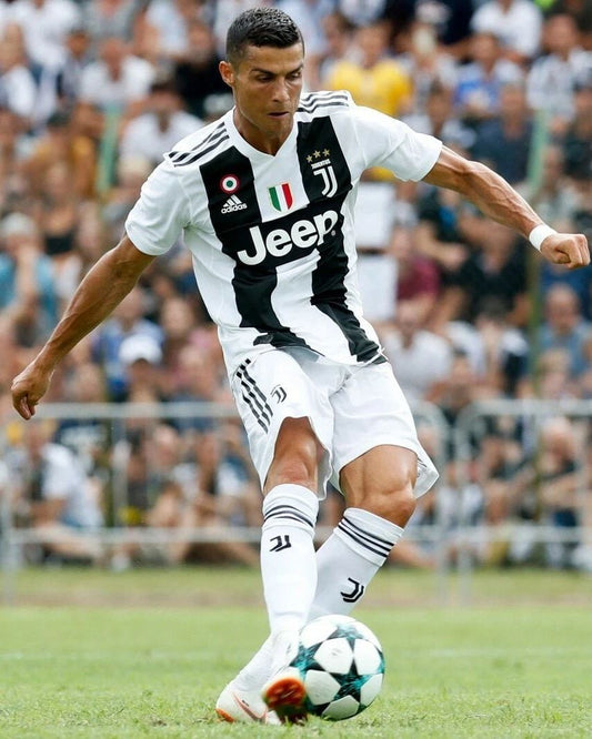 Cristiano Ronaldo Keychain Juventus Soccer Football Picture