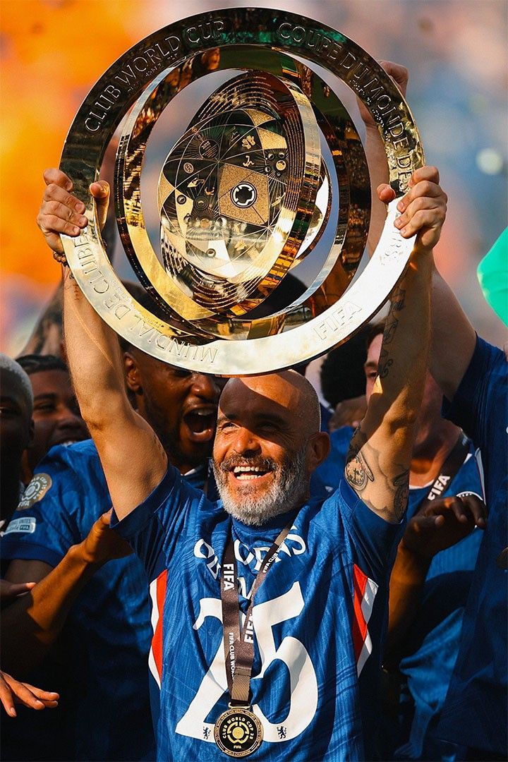 Chelsea Enzo Maresca Trophy Celebrate World Cup 2025 Soccer Fan Jigsaw Puzzle