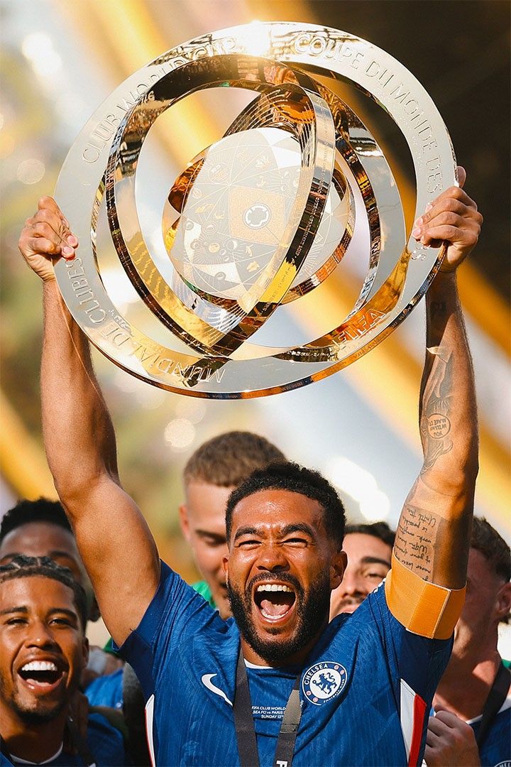 Chelsea Reece James Trophy Celebrate World Cup 2025 Soccer Fans Jigsaw Puzzle