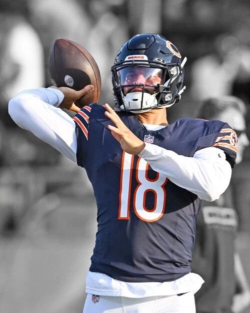 Chicago Bears Caleb Williams Glossy Magnet Spotlight Football Magnet 1