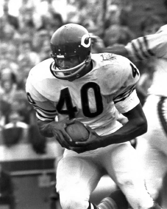 Chicago Bears Gale Sayers Glossy Magnet Nfl Football Magnet Hof 77