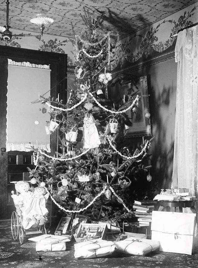Christmas Tree The Wright Brothers Home Dayton Ohio 1900 Picture Keychain