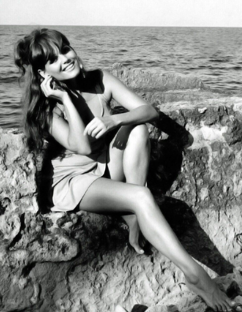 Classic 1960S Actress Claudia Cardinale Pin Up Picture Magnet Print