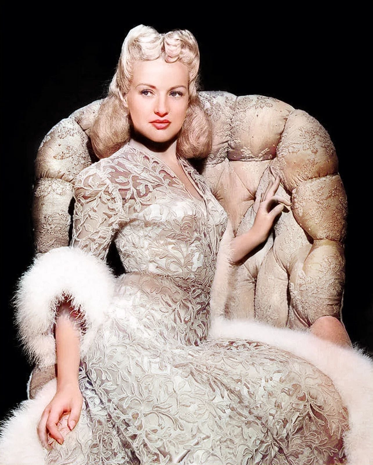 Classic Hollywood Golden Era Actress Betty Grable Colorized Picture Keychain