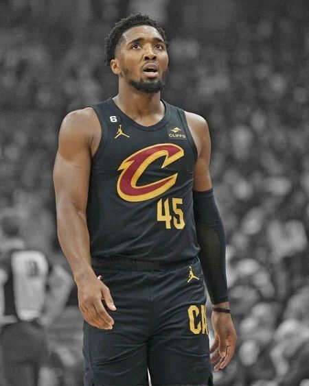 Cleveland Cavaliers Donovan Mitchell Glossy Keychain Spotlight Keychain 2